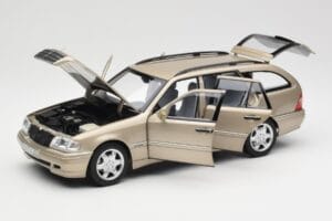 Mercedes C-Class T-Model W202 Smoke Silver Norev 1:18 183388 Kov – obrázok 2 z 8
