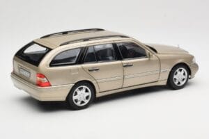 Mercedes C-Class T-Model W202 Smoke Silver Norev 1:18 183388 Kov – obrázok 3 z 8