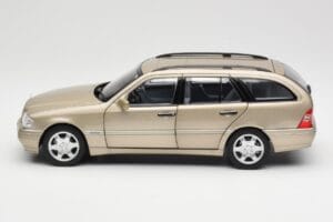 Mercedes C-Class T-Model W202 Smoke Silver Norev 1:18 183388 Kov – obrázok 5 z 8