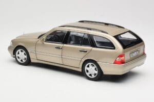 Mercedes C-Class T-Model W202 Smoke Silver Norev 1:18 183388 Kov – obrázok 7 z 8