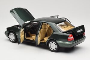 Mercedes C-Class W202 Malachite Green Norev 1:18 183372 Kov – obrázok 3 z 8
