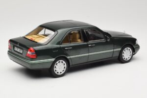 Mercedes C-Class W202 Malachite Green Norev 1:18 183372 Kov – obrázok 5 z 8