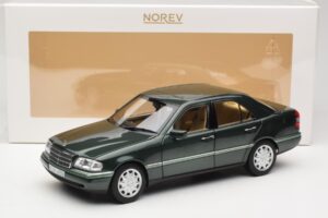 Mercedes C-Class W202 Malachite Green Norev 1:18 183372 Kov – obrázok 8 z 8