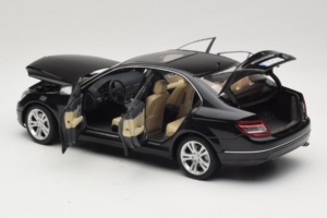 Mercedes C-Class W204 Obsidian Black AUTOart 1:18 B66962367 Kov – obrázok 5 z 8