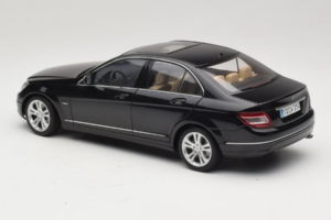 Mercedes C-Class W204 Obsidian Black AUTOart 1:18 B66962367 Kov – obrázok 7 z 8