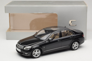 Mercedes C-Class W204 Obsidian Black AUTOart 1:18 B66962367 Kov – obrázok 8 z 8