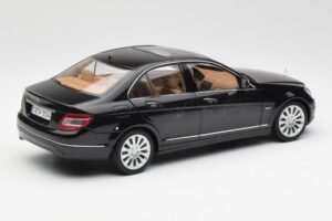 Mercedes C-Class W204 Obsidian Čierny AUTOart 1:18 B66962365 Kov – obrázok 3 z 8