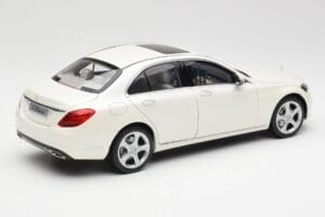 Mercedes C-Class W205 Diamond Biely Metalíza Norev 1:18 B66960256 Kov – obrázok 3 z 8