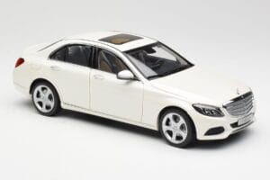 Mercedes C-Class W205 Diamond Biely Metalíza Norev 1:18 B66960256 Kov – obrázok 6 z 8