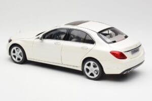 Mercedes C-Class W205 Diamond Biely Metalíza Norev 1:18 B66960256 Kov – obrázok 7 z 8
