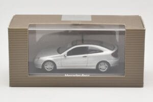 Mercedes C-Class W203 Sport Coupe Strieborný Minichamps 1:43 B66961916 Kov – obrázok 4 z 4