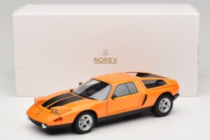 Mercedes C111 II White Autumn Metallic Norev 1:18 183050 Kov – obrázok 10 z 10