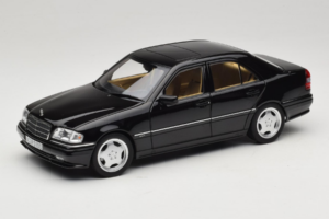 Mercedes C36 AMG W202 Obsidian Black Metallic Norev 1:18 183381 Kov