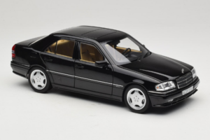 Mercedes C36 AMG W202 Obsidian Black Metallic Norev 1:18 183381 Kov – obrázok 6 z 8