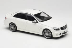Mercedes AMG C63 W204 Biely AUTOart 1:18 72674-R1 Kov – obrázok 6 z 8