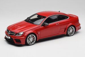 Mercedes AMG C63 W204 Červený 2nd Choice GT Spirit 1:18 GT065-D1 Živica