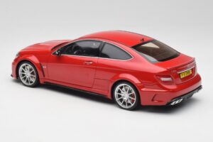 Mercedes AMG C63 W204 Červený 2nd Choice GT Spirit 1:18 GT065-D1 Živica – obrázok 5 z 6