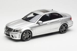 Mercedes C63 AMG W204 Strieborný GT Spirit 1:18 GT462 Živica