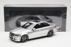 Mercedes C63 AMG W204 Strieborný GT Spirit 1:18 GT462 Živica – obrázok 6 z 6