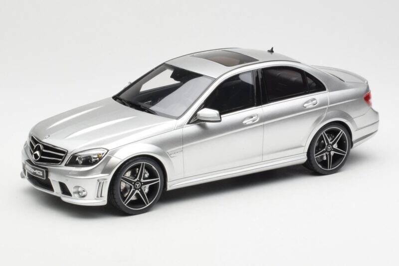 Mercedes C63 AMG W204 Strieborný GT Spirit 1:18 GT462 Živica