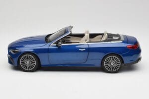Mercedes CLE Kabriolet A236 Modrý Norev 1:18 B66960653 Kov – obrázok 5 z 9