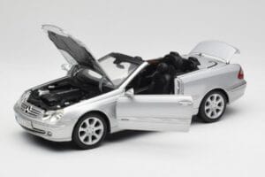 Mercedes CLK 500 Kabriolet Elegance A209 Strieborný Kyosho 1:18 B66962172 Kov – obrázok 2 z 8