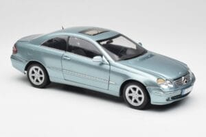 Mercedes CLK 500 W209 Svetlo Modrý Metalíza Kyosho 1:18 B66962192 Kov – obrázok 6 z 8
