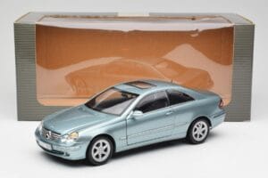 Mercedes CLK 500 W209 Svetlo Modrý Metalíza Kyosho 1:18 B66962192 Kov – obrázok 8 z 8