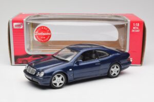 Mercedes CLK 55 AMG C209 Modrý Metalický Anson 1:18 30343 Kov – obrázok 8 z 8