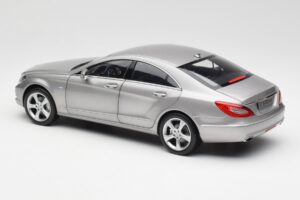 Mercedes CLS C218 Designo Alubeam Titanium Norev 1:18 B66961298 Kov – obrázok 7 z 8