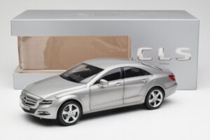 Mercedes CLS C218 Designo Alubeam Titanium Norev 1:18 B66961298 Kov – obrázok 8 z 8