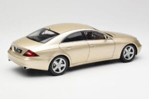 Mercedes CLS C219 Svetlo Béžová Zlatá Kyosho 1:18 08401LBE Kov – obrázok 3 z 8