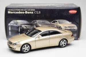 Mercedes CLS C219 Svetlo Béžová Zlatá Kyosho 1:18 08401LBE Kov – obrázok 8 z 8