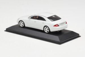 Mercedes CLS-Class C219 Linea Biely Minichamps 1:43 436034300 Kov – obrázok 3 z 4