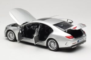 Mercedes CLS C257 Strieborný Norev 1:18 183489 Kov – obrázok 5 z 8