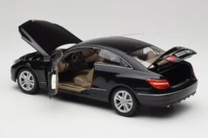 Mercedes E-Class Coupe C207 Obsidian Black Metallic Norev 1:18 B66962418 Kov – obrázok 5 z 8