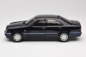 Mercedes E-Class W210 E320 Čierny Sun Star 1:18 1151 Kov – obrázok 4 z 8