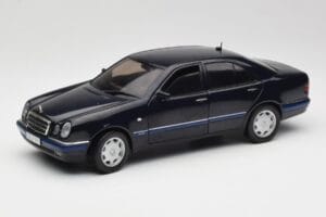 Mercedes E-Class W210 E320 Čierny Sun Star 1:18 1151 Kov