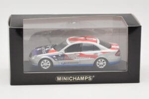 Mercedes E-Class W211 #11 Bluetec Paris-Beijing 2006 Minichamps 1:43 B66962267-R Kov – obrázok 4 z 4