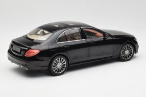 Mercedes E-Class W213 Obsidian Čierny iScale 1:18 B66960380 Kov – obrázok 3 z 8