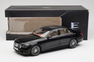 Mercedes E-Class W213 Obsidian Čierny iScale 1:18 B66960380 Kov – obrázok 8 z 8