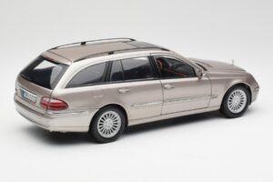 Mercedes E320 CDI W210 Kombi Cubanite Strieborný Kyosho 1:18 B66962188 Kov – obrázok 3 z 8