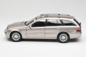Mercedes E320 CDI W210 Kombi Cubanite Strieborný Kyosho 1:18 B66962188 Kov – obrázok 4 z 8