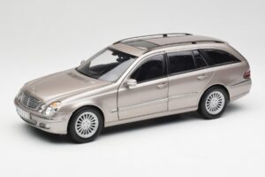 Mercedes E320 CDI W210 Kombi Cubanite Strieborný Kyosho 1:18 B66962188 Kov