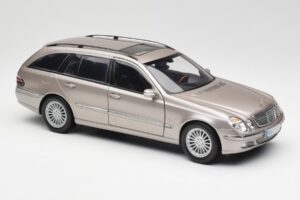 Mercedes E320 CDI W210 Kombi Cubanite Strieborný Kyosho 1:18 B66962188 Kov – obrázok 6 z 8