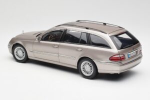 Mercedes E320 CDI W210 Kombi Cubanite Strieborný Kyosho 1:18 B66962188 Kov – obrázok 7 z 8
