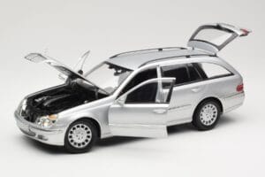 Mercedes E320 T-Modell S210 Elegance Strieborný Kyosho 1:18 B66962166 Kov – obrázok 2 z 8