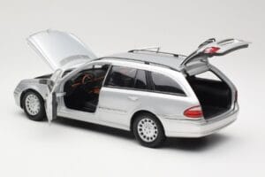 Mercedes E320 T-Modell S210 Elegance Strieborný Kyosho 1:18 B66962166 Kov – obrázok 5 z 8