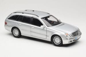 Mercedes E320 T-Modell S210 Elegance Strieborný Kyosho 1:18 B66962166 Kov – obrázok 6 z 8