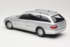 Mercedes E320 T-Modell S210 Elegance Strieborný Kyosho 1:18 B66962166 Kov – obrázok 7 z 8